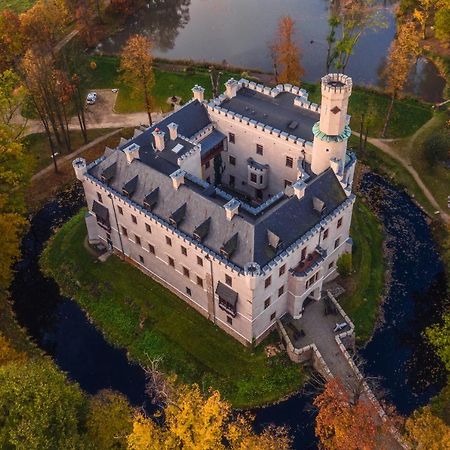 Zamek Karpniki Schloss Fischbach Lomnica  Exterior foto