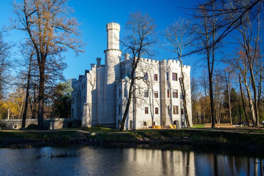 Zamek Karpniki Schloss Fischbach Lomnica  Exterior foto