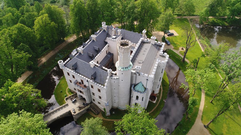 Zamek Karpniki Schloss Fischbach Lomnica  Exterior foto