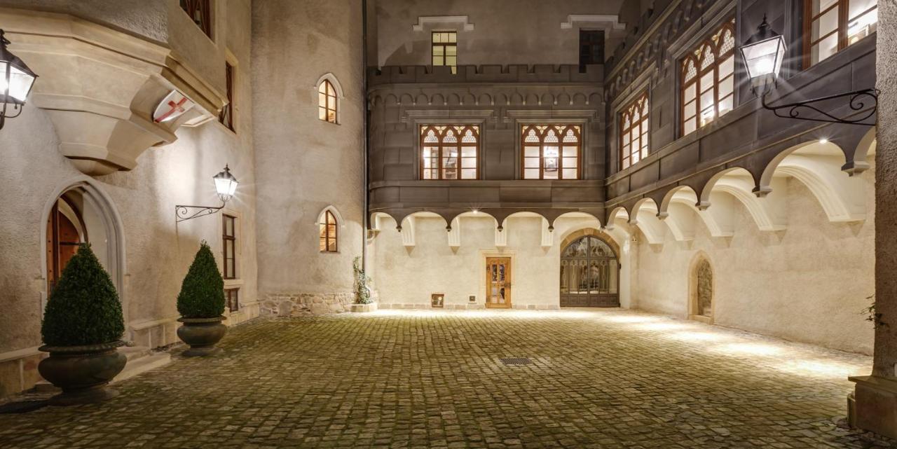 Zamek Karpniki Schloss Fischbach Lomnica  Exterior foto